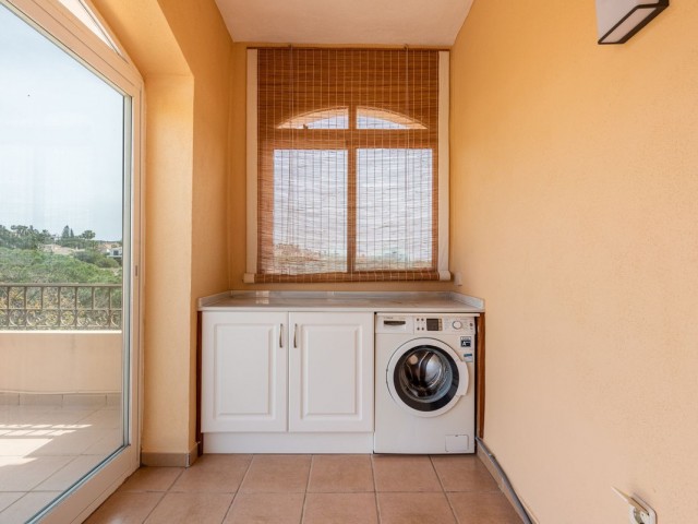 4 Bedrooms Apartment in Elviria