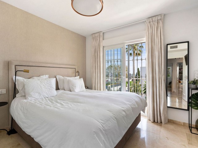 4 Slaapkamer Rijtjeshuis in Nueva Andalucía