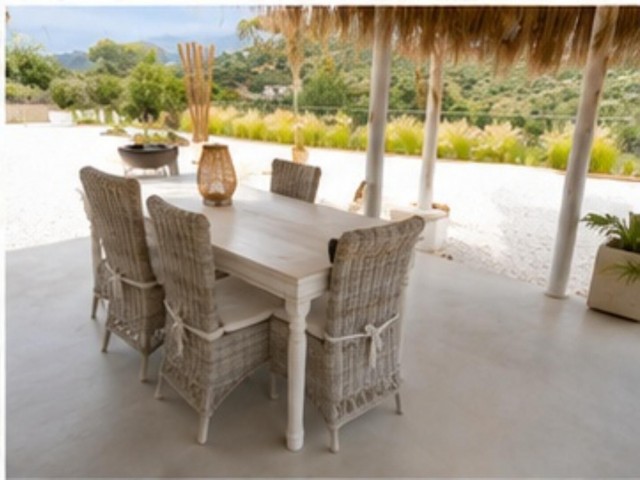 Villa con 2 Dormitorios  en Ojén