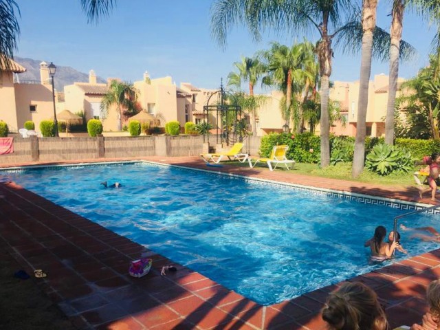 3 Slaapkamer Rijtjeshuis in Nueva Andalucía