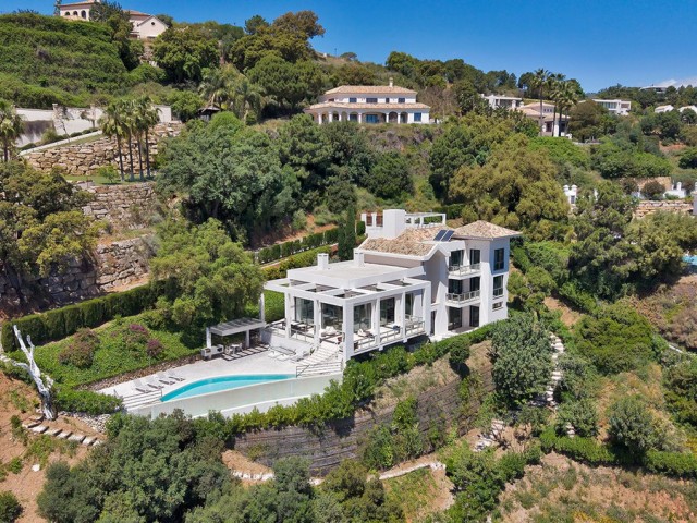 5 Soveroms Villa i Benahavís