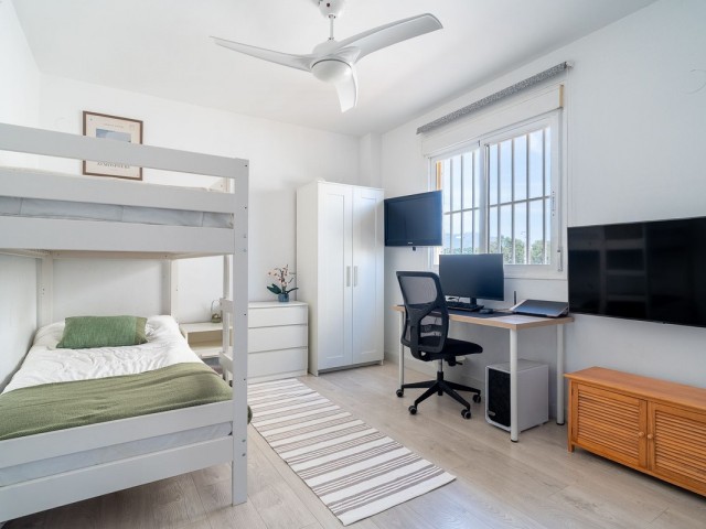Apartamento con 3 Dormitorios  en La Cala Hills