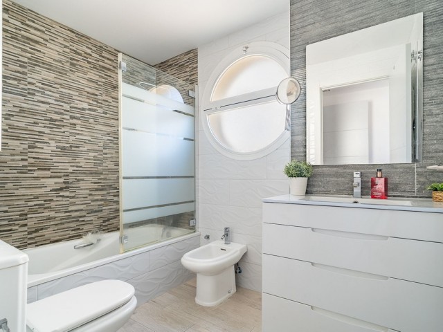 Apartamento con 3 Dormitorios  en La Cala Hills