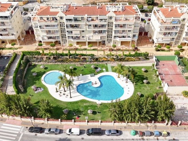Apartamento con 3 Dormitorios  en La Cala Hills