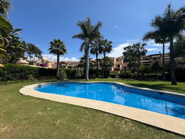 2 Bedrooms Apartment in Puerto Banús
