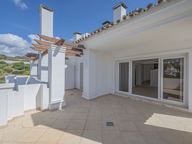 Penthouse avec 2 Chambres  à Nueva Andalucía