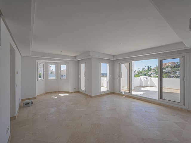 Penthouse avec 2 Chambres  à Nueva Andalucía