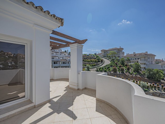 Penthouse avec 2 Chambres  à Nueva Andalucía