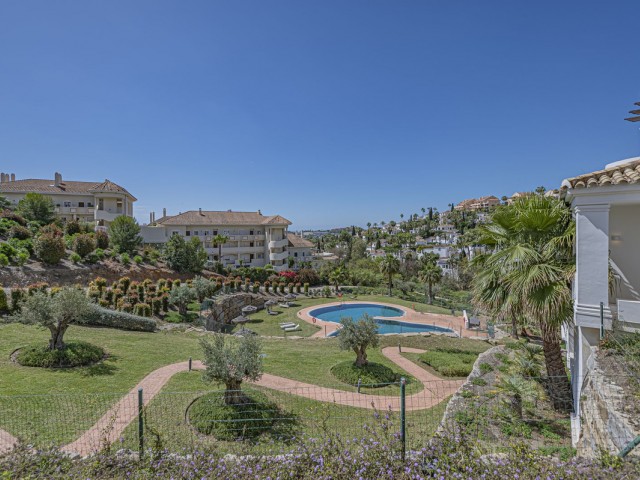 Penthouse avec 2 Chambres  à Nueva Andalucía