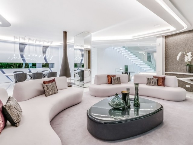 6 Bedrooms Villa in Marbella