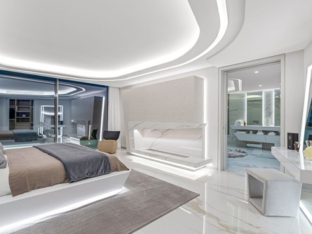 6 Bedrooms Villa in Marbella