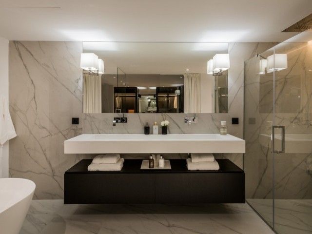 Villa avec 7 Chambres  à Nueva Andalucía