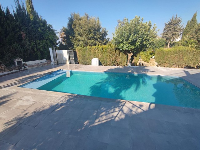 10 Slaapkamer Villa in El Rosario