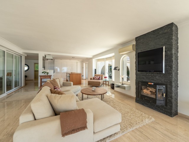 4 Bedrooms Villa in Benalmadena