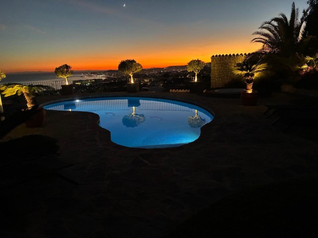 4 Bedrooms Villa in Benalmadena