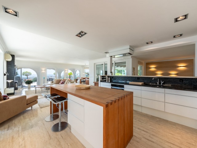 4 Bedrooms Villa in Benalmadena