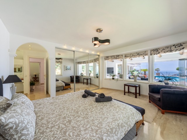 4 Bedrooms Villa in Benalmadena