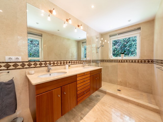 4 Bedrooms Villa in Benalmadena