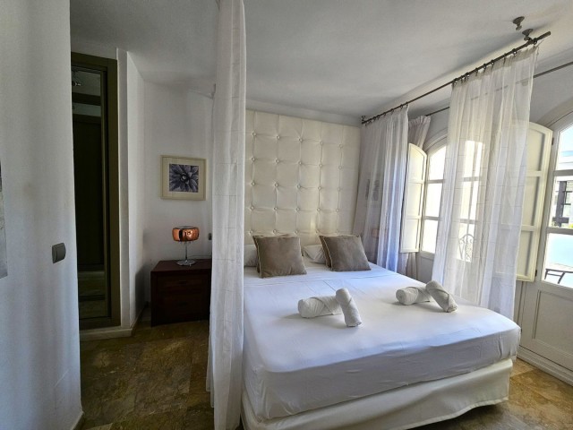 5 Slaapkamer Rijtjeshuis in Nueva Andalucía