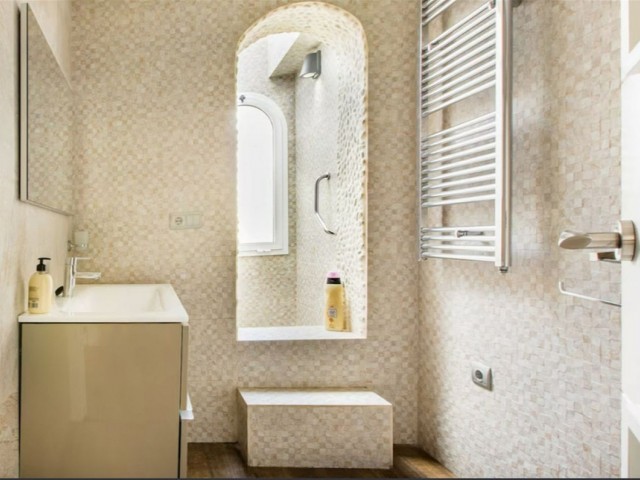 5 Slaapkamer Rijtjeshuis in Nueva Andalucía
