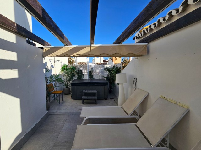 5 Slaapkamer Rijtjeshuis in Nueva Andalucía