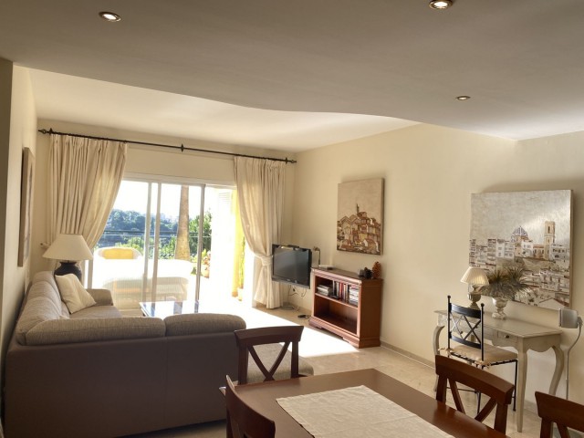 3 Bedrooms Apartment in Elviria