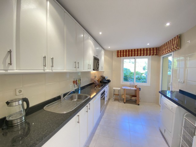 3 Bedrooms Apartment in Elviria