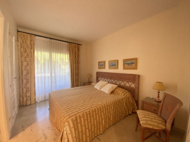 3 Bedrooms Apartment in Elviria