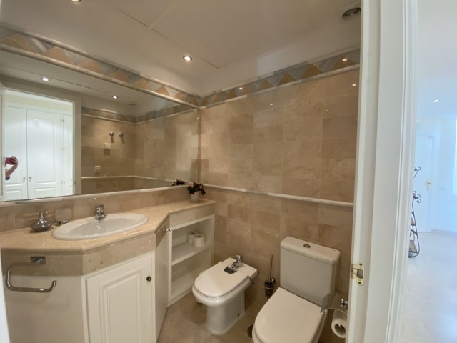 3 Bedrooms Apartment in Elviria