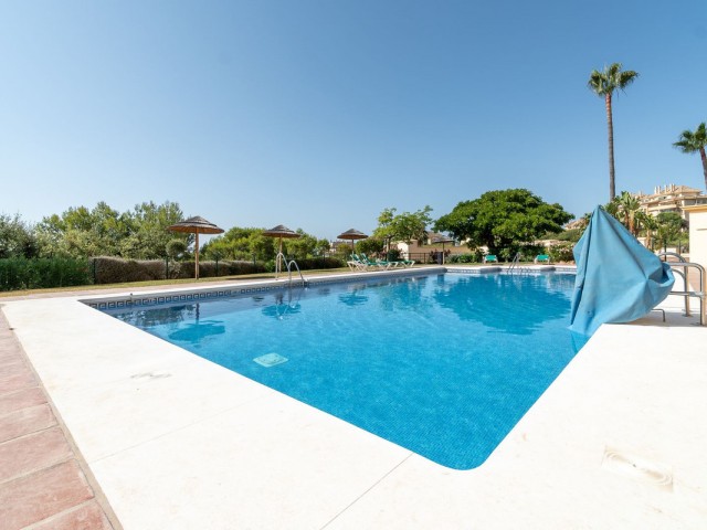 3 Bedrooms Apartment in Elviria