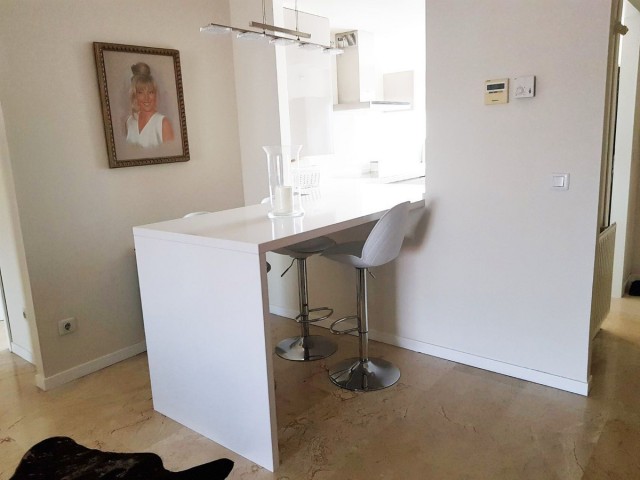 Penthouse avec 2 Chambres  à Guadalmina Alta