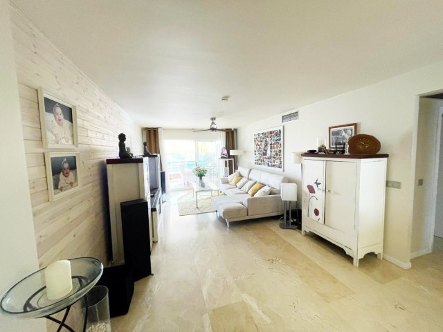 Penthouse avec 2 Chambres  à Guadalmina Alta