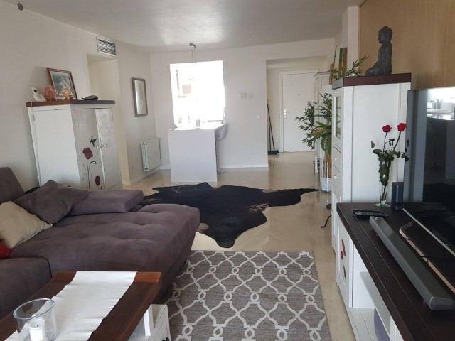 Penthouse avec 2 Chambres  à Guadalmina Alta