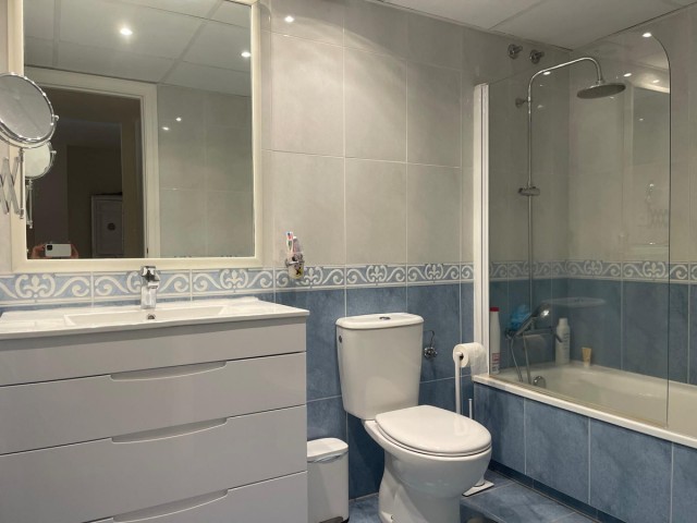 Penthouse avec 2 Chambres  à Guadalmina Alta