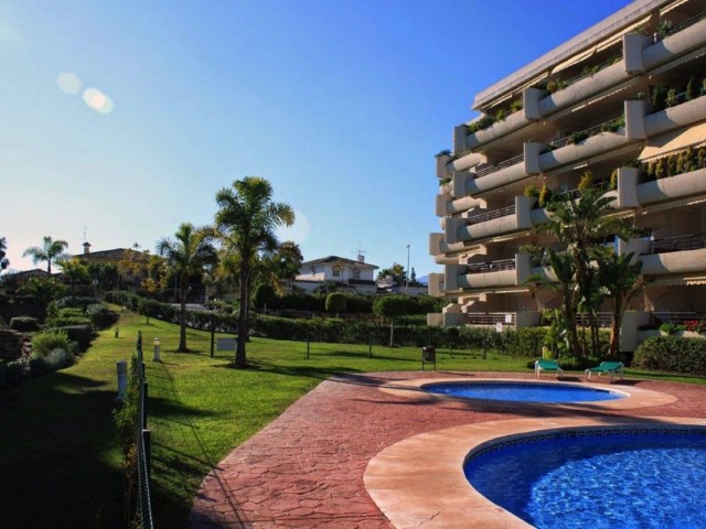 Penthouse avec 2 Chambres  à Guadalmina Alta