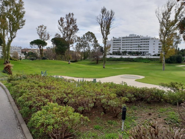 Penthouse avec 2 Chambres  à Guadalmina Alta