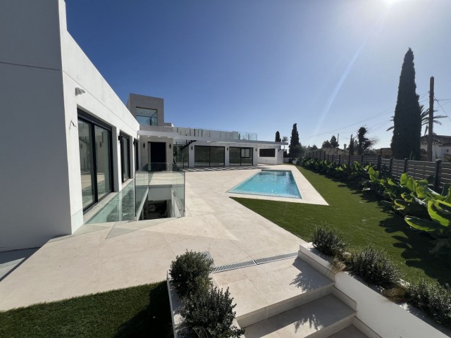 5 Bedrooms Villa in Mijas