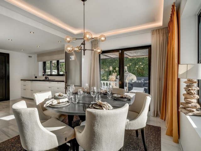 5 Schlafzimmer Villa in Nueva Andalucía