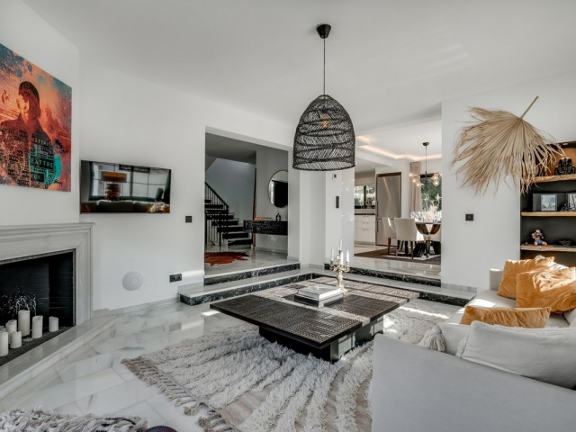 5 Schlafzimmer Villa in Nueva Andalucía