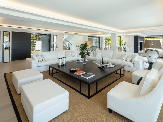 5 Bedrooms Villa in Nueva Andalucía