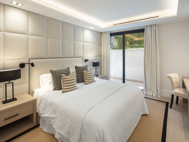 5 Bedrooms Villa in Nueva Andalucía