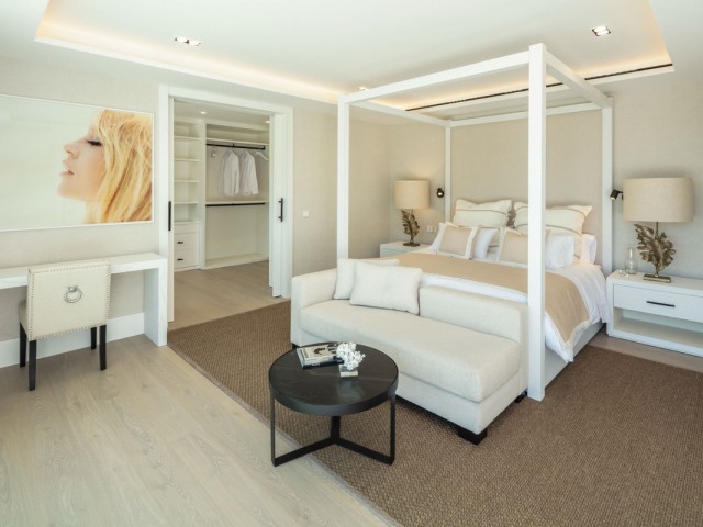 5 Bedrooms Villa in Nueva Andalucía