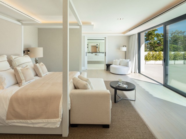 5 Bedrooms Villa in Nueva Andalucía