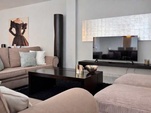 3 Bedrooms Apartment in Puerto Banús