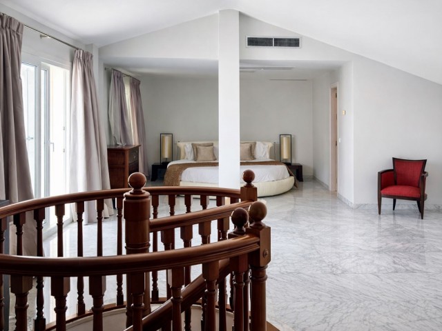 3 Bedrooms Apartment in Puerto Banús