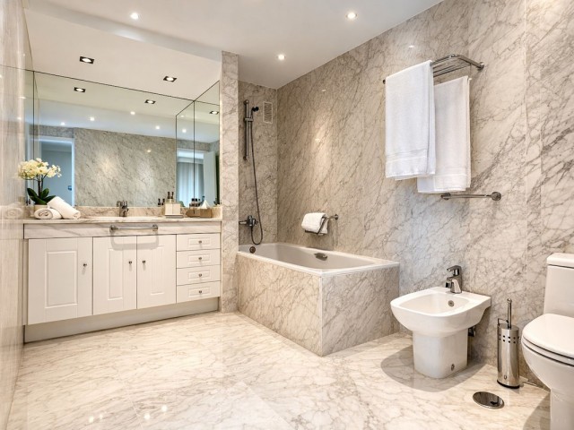3 Bedrooms Apartment in Puerto Banús