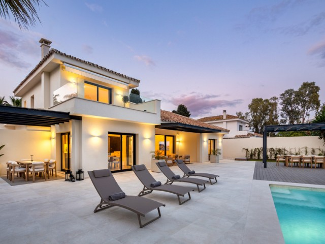 4 Bedrooms Villa in Cortijo Blanco