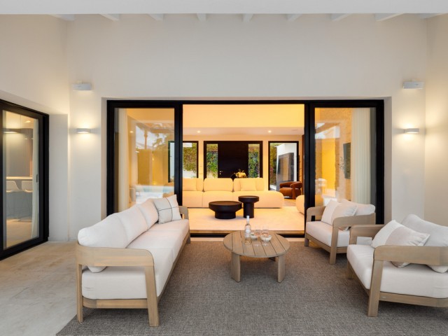 4 Bedrooms Villa in Cortijo Blanco