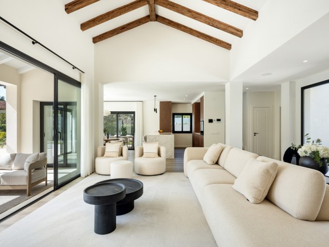 4 Bedrooms Villa in Cortijo Blanco