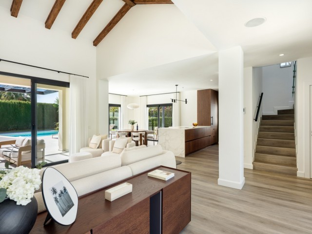 4 Bedrooms Villa in Cortijo Blanco